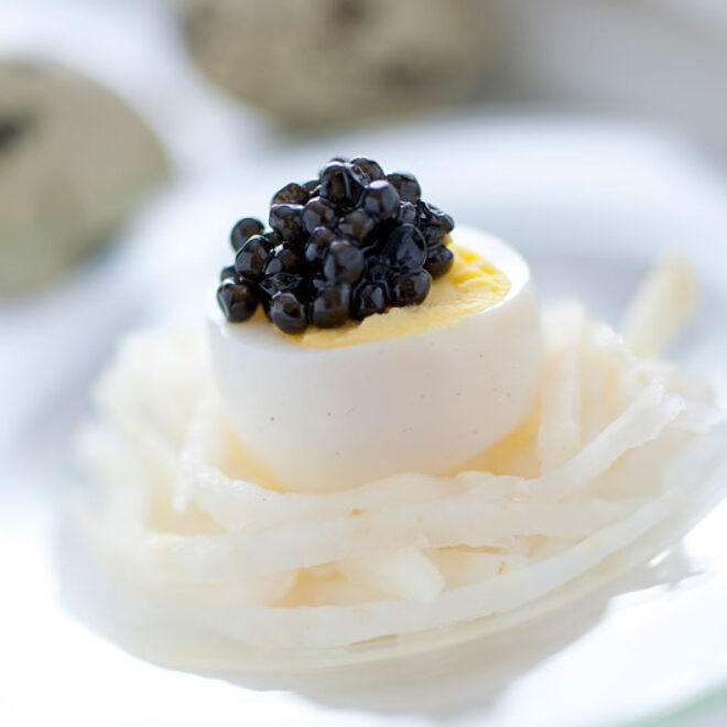 Bouchées d’œufs de Caille au Céleri Rave et Caviar